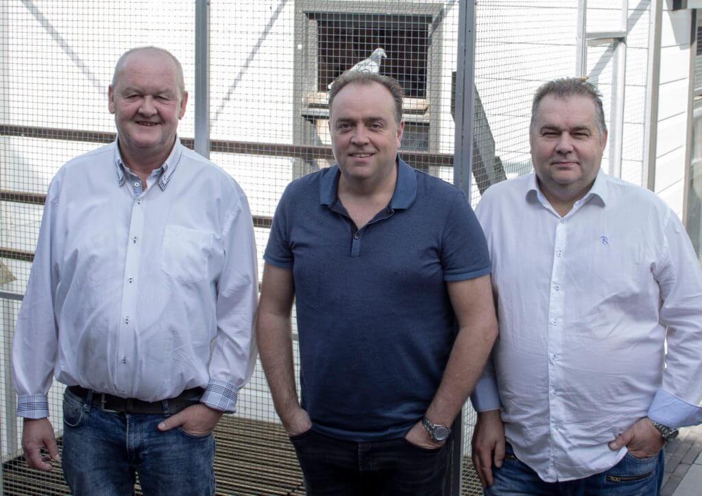 The Triumph of Hendriks & Sanders: A Brilliant Season in Pigeon Racing. 1 Ad, ronnie en Carlo
